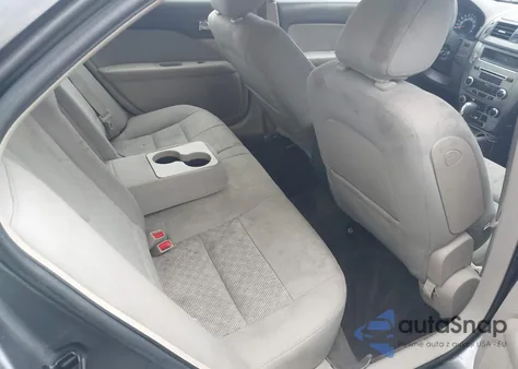 2010 Ford Fusion Se z USA, uszkodzony, nr VIN 3FAHP0HA1AR291143